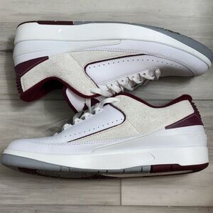 Nike Air Air Jordan 2 Retro Low maroon and white size 12.5 excellent condition
